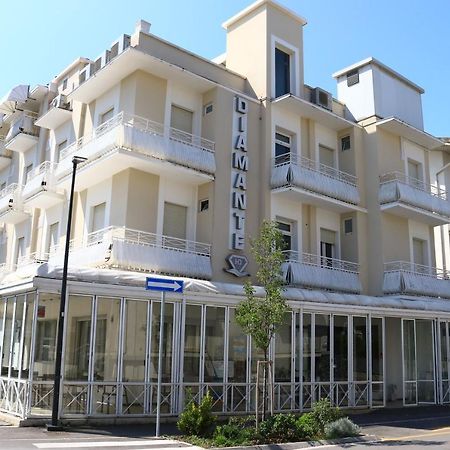 Hotel Diamante Cattolica Esterno foto