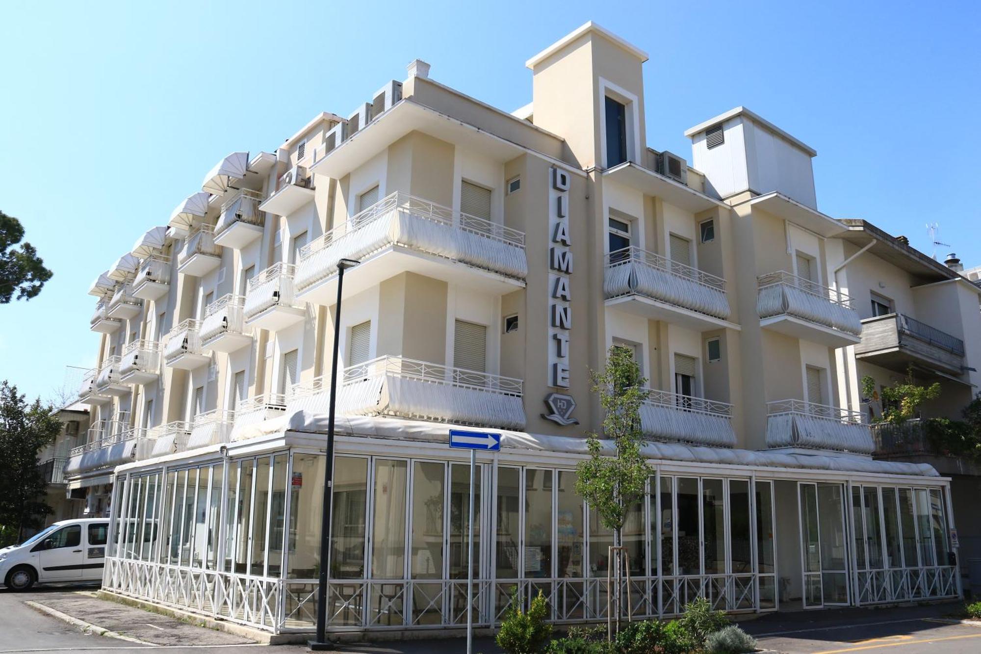 Hotel Diamante Cattolica Esterno foto