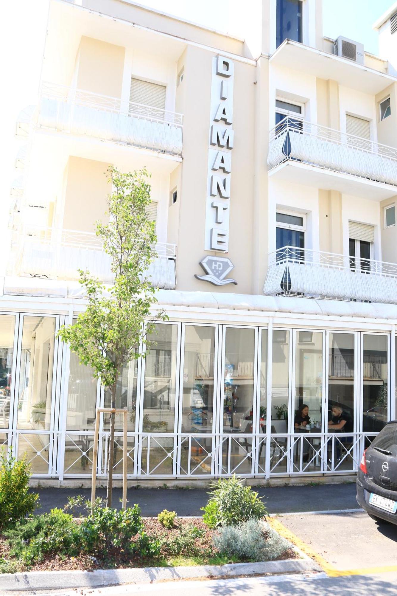 Hotel Diamante Cattolica Esterno foto