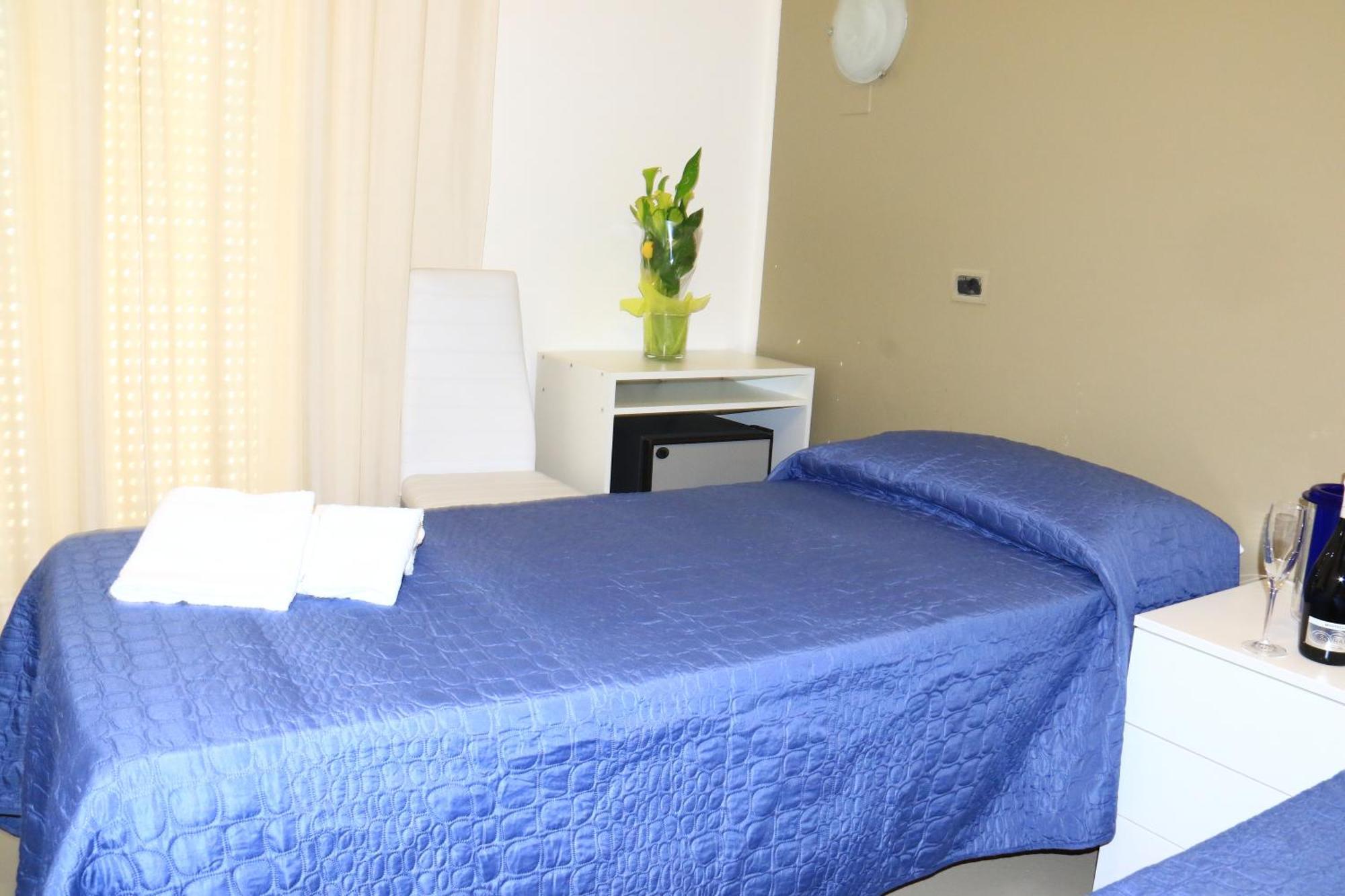 Hotel Diamante Cattolica Esterno foto