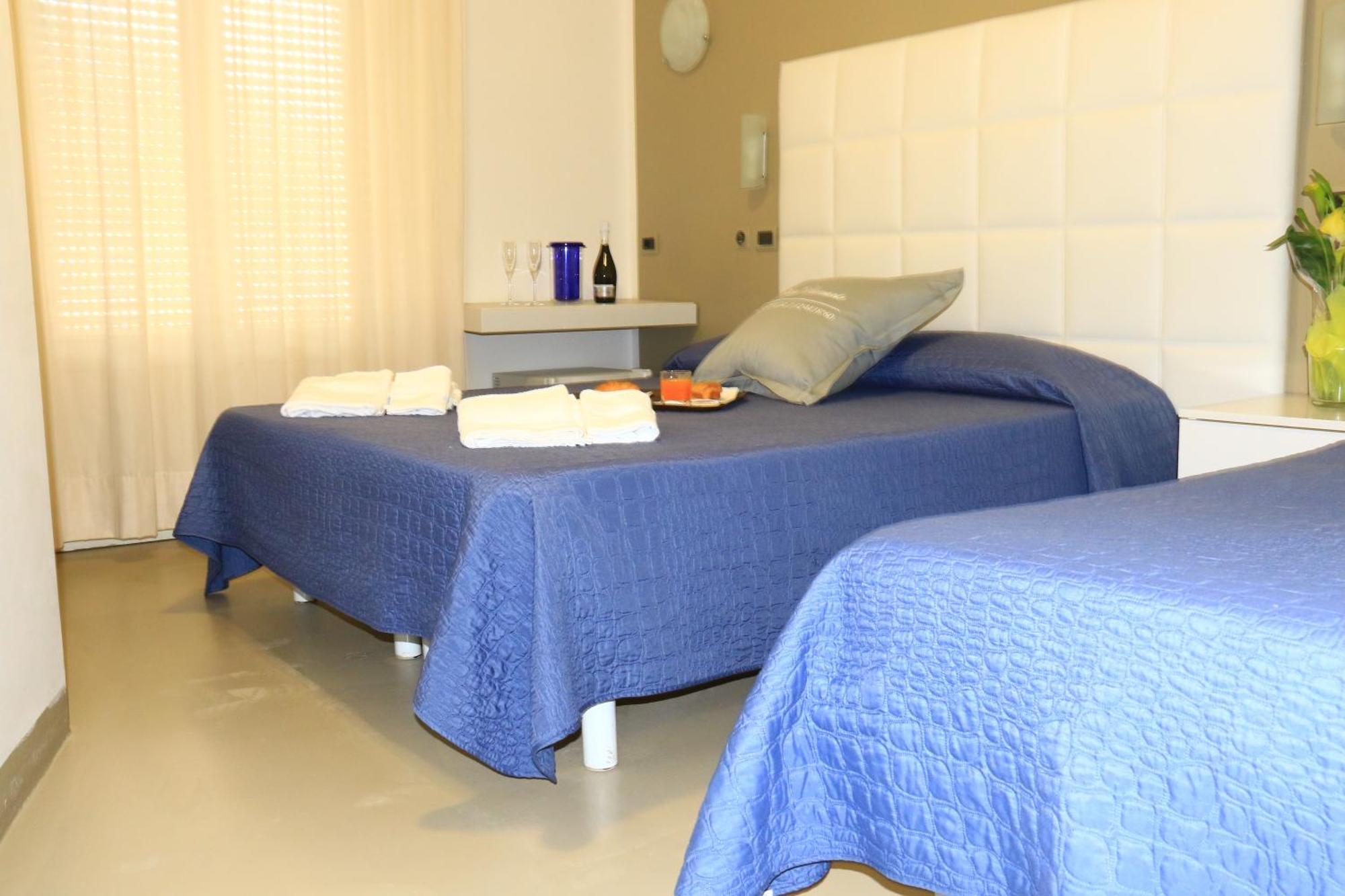Hotel Diamante Cattolica Esterno foto