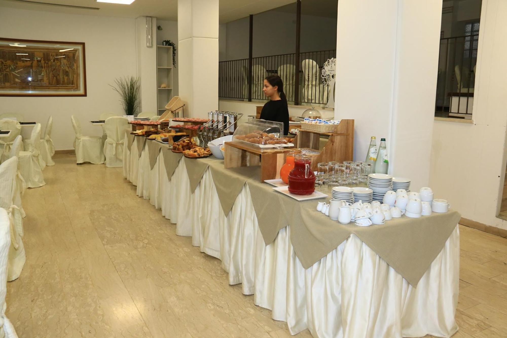 Hotel Diamante Cattolica Esterno foto