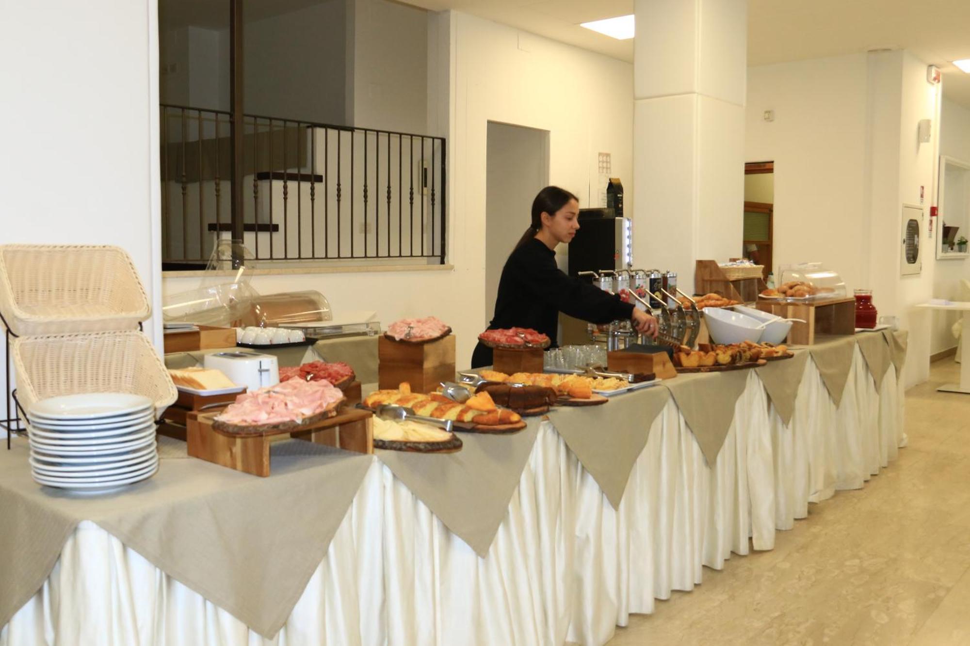 Hotel Diamante Cattolica Esterno foto