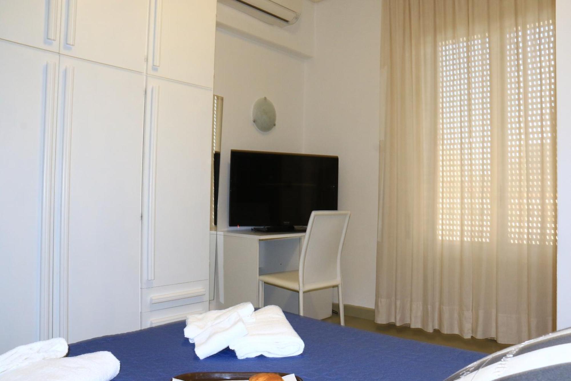 Hotel Diamante Cattolica Esterno foto