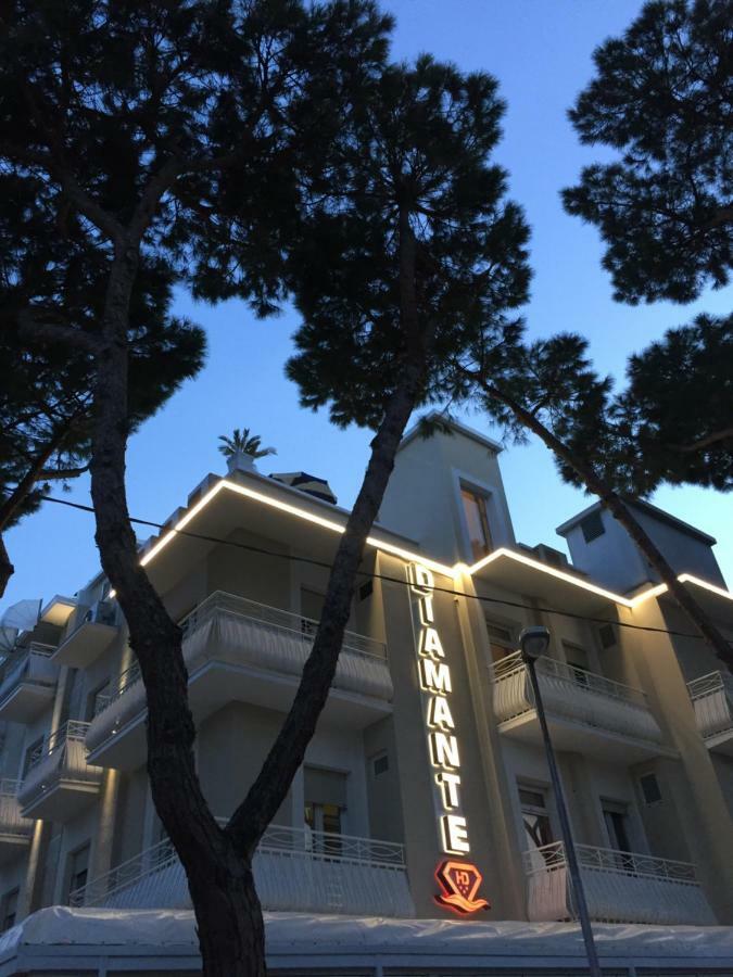 Hotel Diamante Cattolica Esterno foto