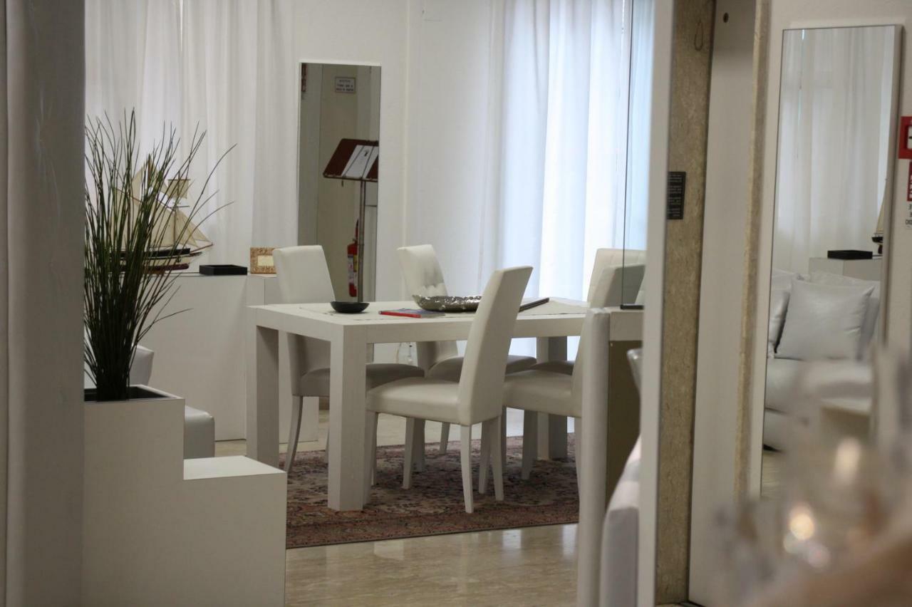 Hotel Diamante Cattolica Esterno foto